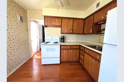 1043  Birchwood Dr, West Bend, WI 53095 - Photo 7