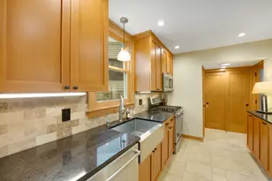 3061 N Gordon Cir, Milwaukee, WI 53212 - Photo 11