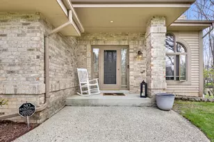 S79W19225 River Oaks Ct, Muskego, WI 53150 - Photo 3