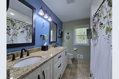 N111W16302  Catskill Ln, Germantown, WI 53022 - Photo 15