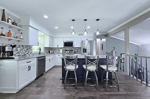 N111W16302 Catskill Ln, Germantown, WI 53022 - Photo 5