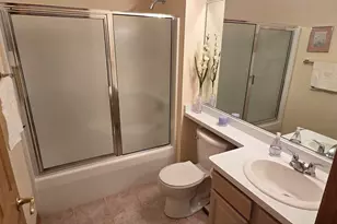 6235 S Creekside Dr, Cudahy, WI 53110 - Photo 25