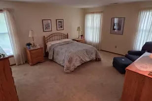 6235 S Creekside Dr, Cudahy, WI 53110 - Photo 15