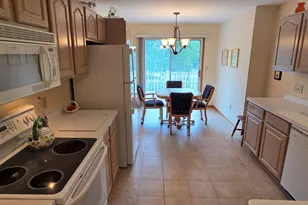 6235 S Creekside Dr, Cudahy, WI 53110 - Photo 11