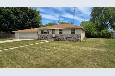 1709  Mercury Cir, Racine, WI 53404 - Photo 3
