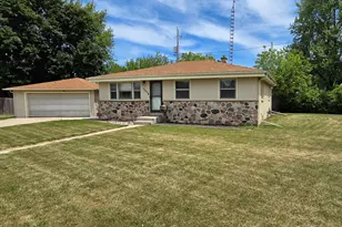 1709 Mercury Cir, Racine, WI 53404 - Photo 3