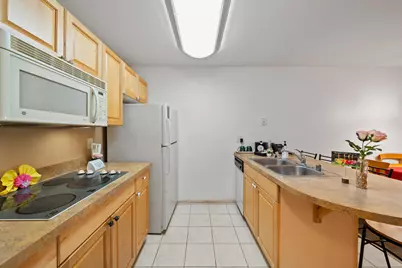 123  Center St #206, Lake Geneva, WI 53147 - Photo 3