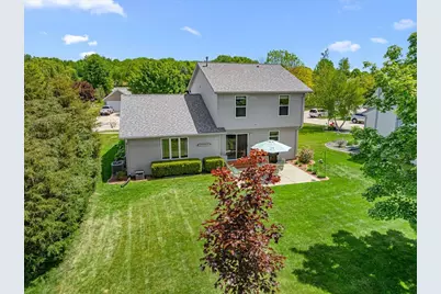 1514  Ravine Forest Dr, West Bend, WI 53090 - Photo 3