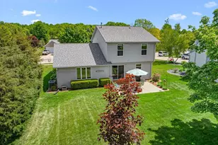 1514 Ravine Forest Dr, West Bend, WI 53090 - Photo 3