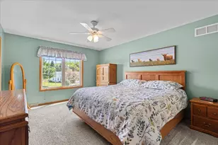 1514 Ravine Forest Dr, West Bend, WI 53090 - Photo 29