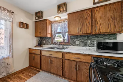 855  Lois Ct, Hartford, WI 53027 - Photo 13