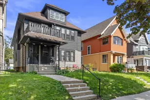 2960 N Maryland Ave, Milwaukee, WI 53211 - Photo 37