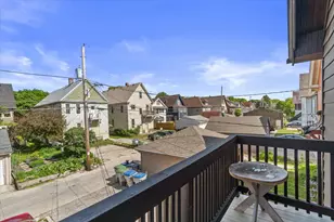 2960 N Maryland Ave, Milwaukee, WI 53211 - Photo 25