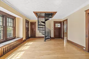 2960 N Maryland Ave, Milwaukee, WI 53211 - Photo 5