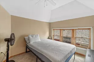 2960 N Maryland Ave, Milwaukee, WI 53211 - Photo 35