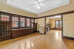 2960 N Maryland Ave, Milwaukee, WI 53211 - Photo 11