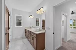 N66W21493 Sagebrush Dr, Menomonee Falls, WI 53051 - Photo 15
