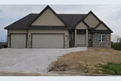 N66W21493  Sagebrush Dr, Menomonee Falls, WI 53051 - Photo 3