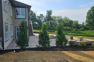 N66W21493 Sagebrush Dr, Menomonee Falls, WI 53051 - Photo 7