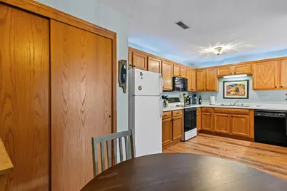 9342 W Loomis Rd #8, Franklin, WI 53132 - Photo 7