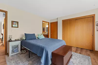 9342 W Loomis Rd #8, Franklin, WI 53132 - Photo 15