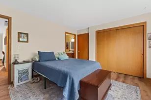 9342 W Loomis Rd, Franklin, WI 53132 - Photo 15