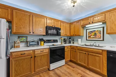 9342 W Loomis Rd #8, Franklin, WI 53132 - Photo 9