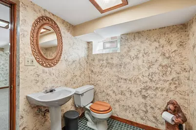 2354 S 32nd St, Milwaukee, WI 53215 - Photo 23