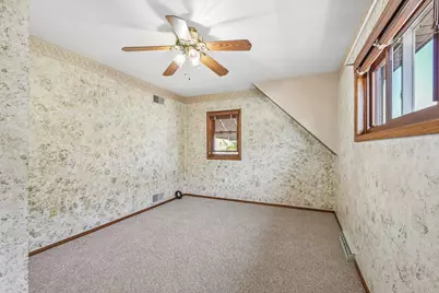 2354 S 32nd St, Milwaukee, WI 53215 - Photo 19