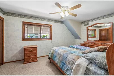 2354 S 32nd St, Milwaukee, WI 53215 - Photo 15