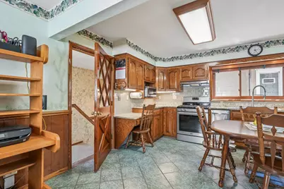 2354 S 32nd St, Milwaukee, WI 53215 - Photo 9