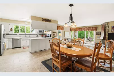 2735  Fenceline Rd, Racine, WI 53406 - Photo 15