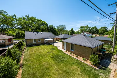 10536 W Grantosa Dr, Wauwatosa, WI 53222 - Photo 11