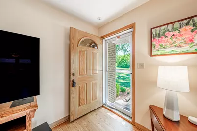 10536 W Grantosa Dr, Wauwatosa, WI 53222 - Photo 5