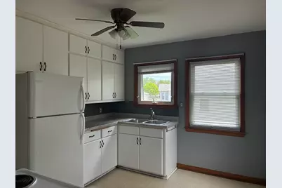 3906 S Kirkwood Ave, Saint Francis, WI 53235 - Photo 7