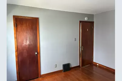 3906 S Kirkwood Ave, Saint Francis, WI 53235 - Photo 13