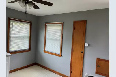 3906 S Kirkwood Ave, Saint Francis, WI 53235 - Photo 9