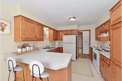 N22W26761  Shooting Star Rd, Pewaukee, WI 53072 - Photo 13
