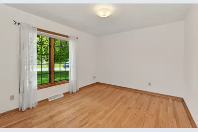 N22W26761  Shooting Star Rd, Pewaukee, WI 53072 - Photo 29