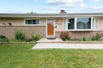 7216 W Layton Ave, Greenfield, WI 53220 - Photo 35