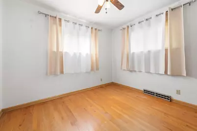 7216 W Layton Ave, Greenfield, WI 53220 - Photo 19