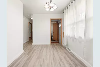 7216 W Layton Ave, Greenfield, WI 53220 - Photo 5