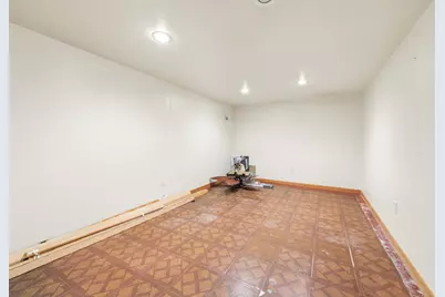 7216 W Layton Ave, Greenfield, WI 53220 - Photo 25