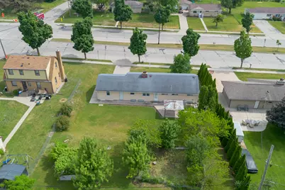 7216 W Layton Ave, Greenfield, WI 53220 - Photo 33