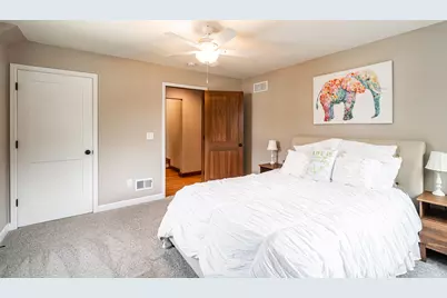 2550 N 93rd St, Wauwatosa, WI 53226 - Photo 19