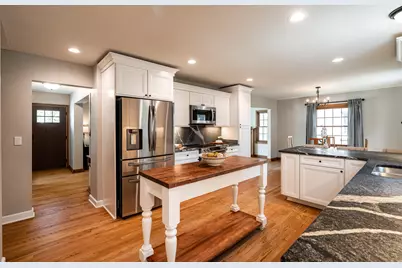 2550 N 93rd St, Wauwatosa, WI 53226 - Photo 11