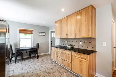 1309 S 91st St, West Allis, WI 53214 - Photo 9