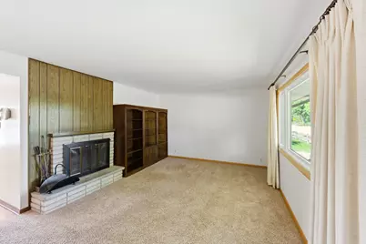3520  Knoll Pl, Racine, WI 53403 - Photo 3