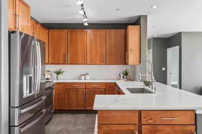 1550 E Royall Pl #1106, Milwaukee, WI 53202 - Photo 9