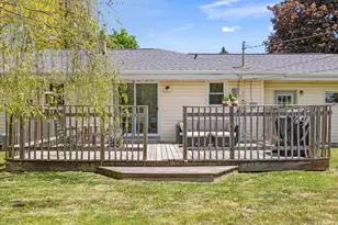 21 Crestwood Dr, Elkhart Lake, WI 53020 - Photo 7
